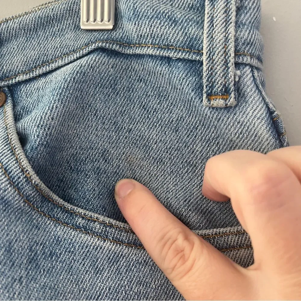 Vintage 80s 90s Levi’s White Tab Relaxed Fit Jeans Acid Wash Tapered Leg Size 34